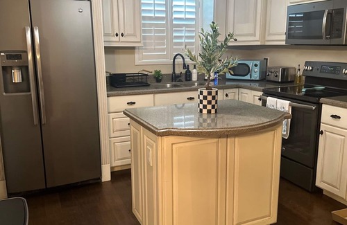 Olmito House | Charming & Cozy 4-bedroom Home n
