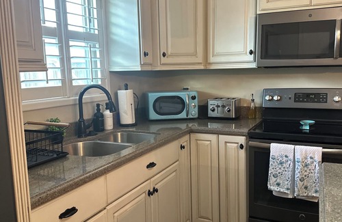 Olmito House | Charming & Cozy 4-bedroom Home n