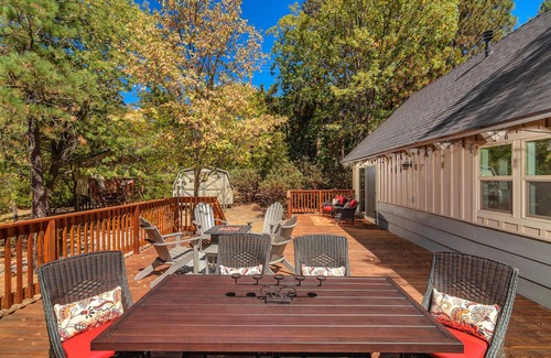 Lake Arrowhead House | Charming, Cozy and Kid-Friendly Tavern Bay Cottage