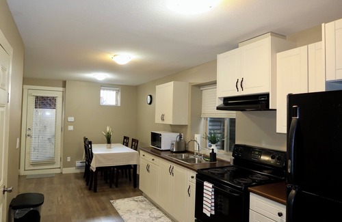 Walnut Grove House | Charming & Cozy Retreat in Walnut Grove – Your Perfect Home Away from Home!
