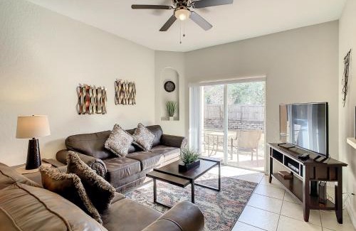 Regal Palms House | Charming & Cozy Getaway! Lazy River!