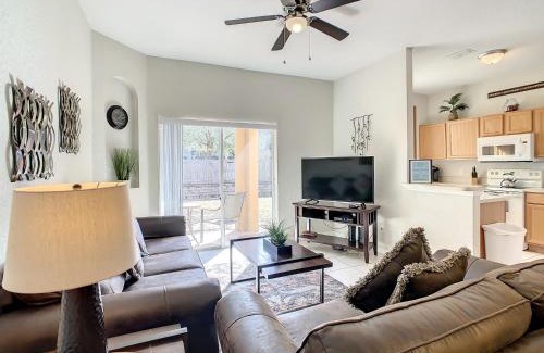 Regal Palms House | Charming & Cozy Getaway! Lazy River!