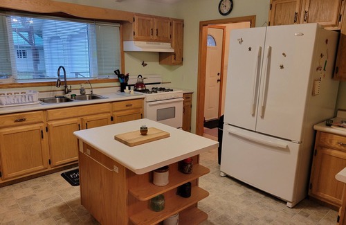 Rainy River District House | Charming, cozy, lakefront home in the Canadian woodlands. Natural beauty!
