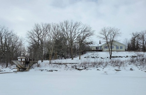 Rainy River District House | Charming, cozy, lakefront home in the Canadian woodlands. Natural beauty!