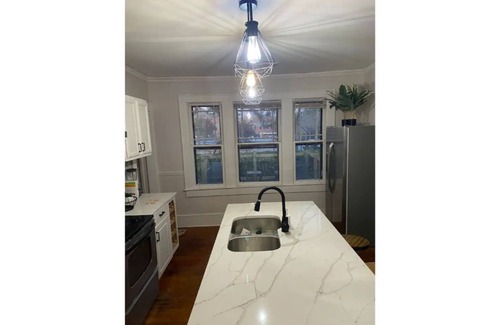 College Park House | Charming Cozy Stay on Cambridge