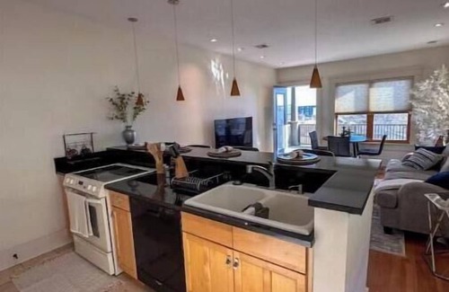 Midtown House | Charming cozy townhome with 1 bedroom and WiFi, AC in nice Oklahoma City