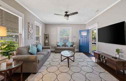 Oak Cliff House | Charming Craftsman close by Bishop Arts & Downtown