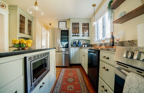Poughkeepsie House | Charming Craftsman Home - Near Vassar, Marist