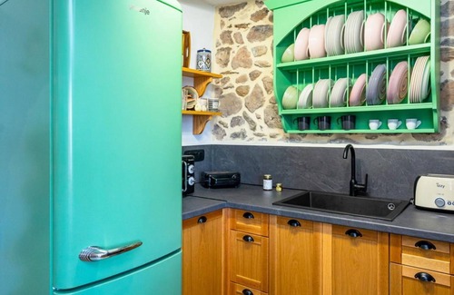 Katsidoni Apartment | Charming Cretan House | 2BR + 2BTHS & WiFi !
