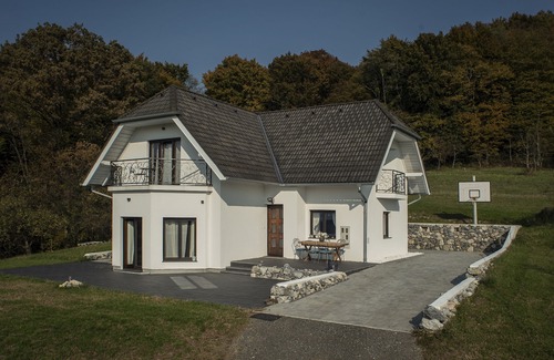 Zabok Villa | Charming Croatian villa 5 minutes to the Thermal baths & SPA resorts