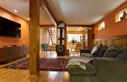 Cumberland House | Charming Cumberland Oasis
