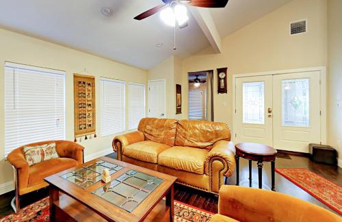 Central East Austin House | Charming Delight