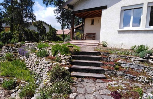 Dole House | Charming detached house in the hills above Dole