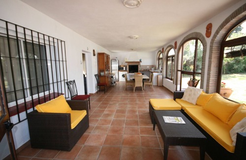 Coin Villa | Charming detached villa with private pool and lawned gardens