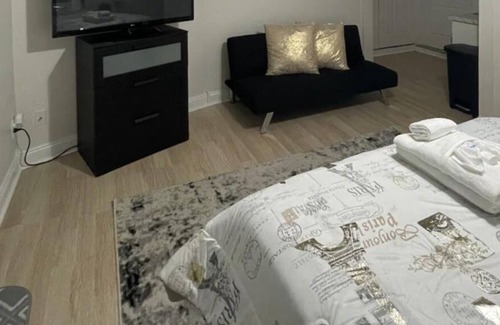 Florida Pines Apartment | Charming Disney Retreat: Private Studio near the Magic! ✨