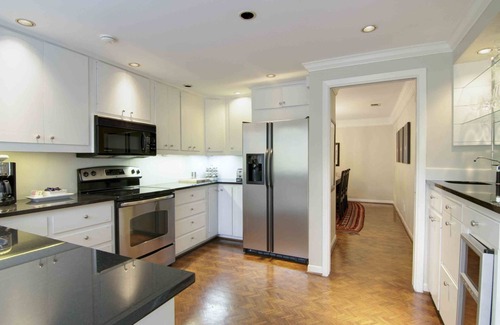 Tarrytown House | Charming, dog-friendly townhouse w/private gas grill, patio, & near downtown