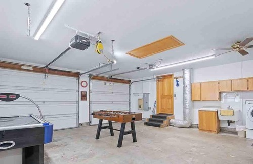 Ocean Park House | Charming, Dogs OK, Foosball & Hockey Table (Shore)