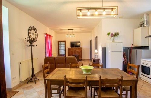 Saint-Chamassy Cottage | Charming Dordogne Farmhouse: 2BR, Garden, BBQ, Near Historic Sites