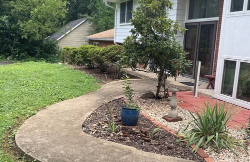 Oakton House | Charming double-room bedroom in a house in awesome Fairfax with fitness room, AC