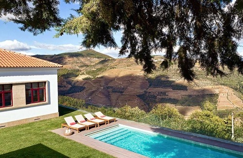 Bomfim Villa | Charming Douro Valley Family Home with Breakfast