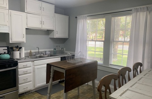 Downtown House | Charming Downtown Cottage
