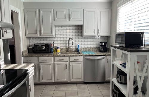 Greenville - Spartanburg House | Charming downtown 3-bed family-friendly cottage home. Pets OK