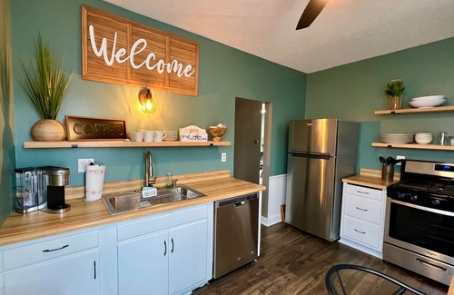 Sandusky Apartment | Charming Downtown Apartment - walk to everything!