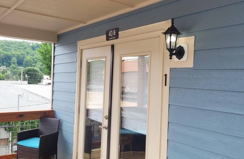 Bryson City Apartment | Charming Downtown Bryson City SkyLoft Apt 1 - Perfect for Couples!