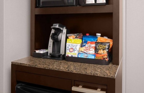 Bethesda Hotel | Charming Downtown Bethesda Unit Near Metro, NIH, Pet Friendly