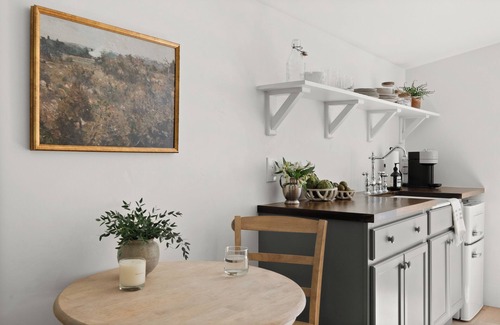 Chico House | Charming Downtown Country Cottage