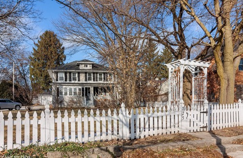 Naperville House | Charming Downtown Naperville Farmhouse - 1 Bedroom Guest Suite - Walk to Town