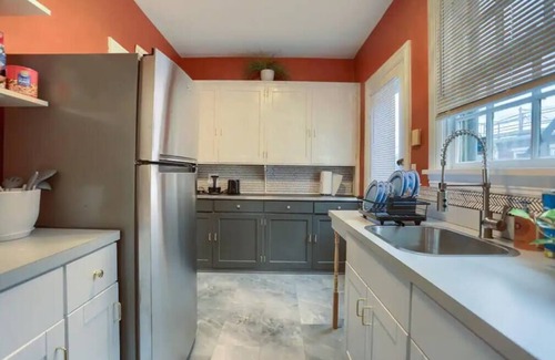 Downtown Harrisburg Apartment | Charming Downtown Retreat Steps from Capitol Bldg