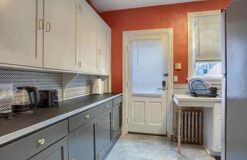 Downtown Harrisburg Apartment | Charming Downtown Retreat Steps from Capitol Bldg