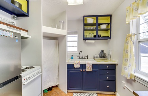 Biloxi Cottage | Charming Dtwn Retreat: 1 Mi to Ocean Springs Beach