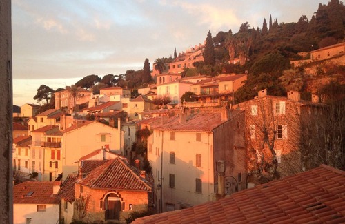 Hyeres City Centre Apartment | Charming duplex apartment with large terrace and splendid view.