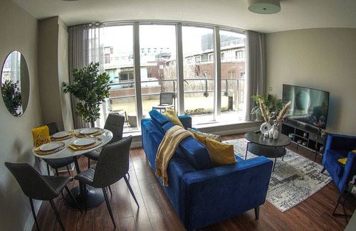 Grand Canal Dock Apartment | Charming Duplex in Grand Canal, Docklands.