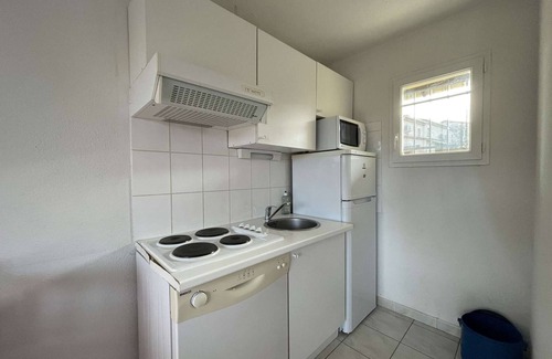 Salavas House | Charming Duplex with Terrace, Pools, Pet-Friendly, Parking, 6 People