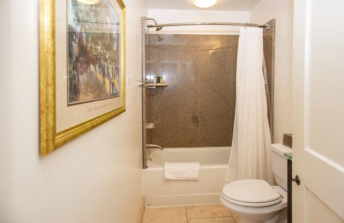 Durham Apartment | Charming Durham Studio Steps Away from Duke