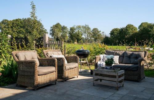 Baak House | Charming Dutch Country Cottage with Private Garden