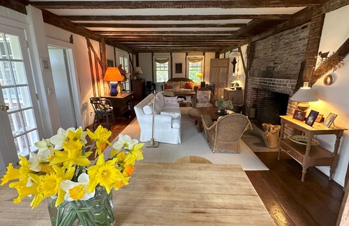 Water Mill House | Charming Early American House in Water Mill, NY