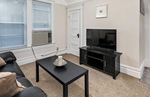 East End Apartment | Charming East End Victorian Apartment ~ Great access to downtown and foothills
