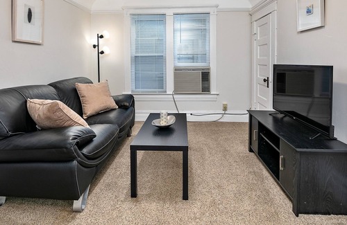 East End Apartment | Charming East End Victorian Apartment ~ Great access to downtown and foothills