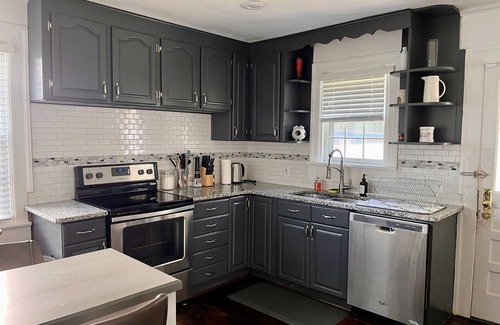 Northern Inglewood House | Charming East Nashville Cottage with AC, WiFi, Large Backyard