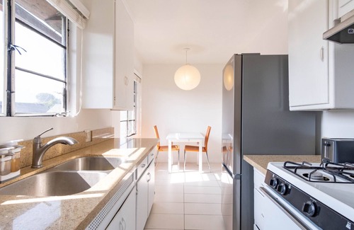 Westlake Apartment | Charming Echo Park Studio. Pet-Friendly!