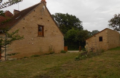 Lignac Cottage | Charming Eco-Renovated Home in Berry with Garden, Terrace, and Nearby Attractions