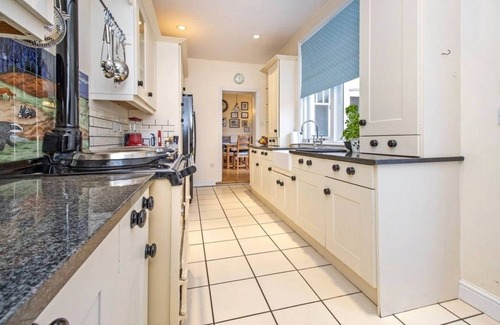 Elstree House | Charming Edwardian 5 Bed House | London