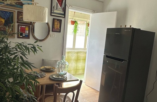 Al-'Atarin Apartment | Charming Artistic Apartment with AC, WiFi in the heart of Alexandria Downtown
