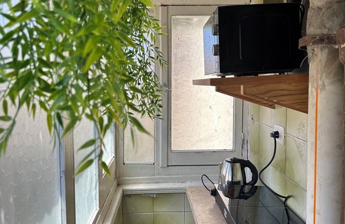 Al-'Atarin Apartment | Charming Artistic Apartment with AC, WiFi in the heart of Alexandria Downtown