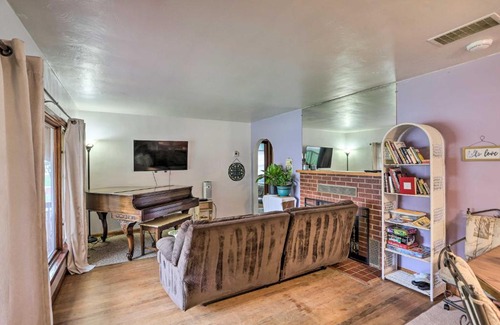 Elyria House | Charming Elyria Home By Hiking Trail and Lake!