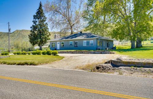 Gem County House | Charming Emmett Home with Patio - 14 Mi to Reservoir